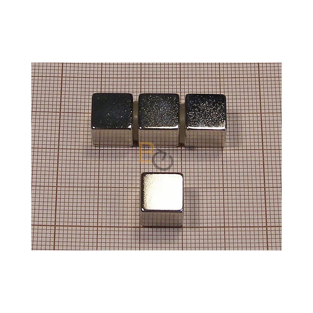 Magnes neodymowy do tablic szklanych Naga i Nobo 10x10x10 mm